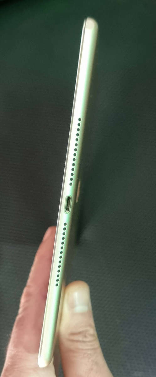 Ipad air 2  wifi 64gb