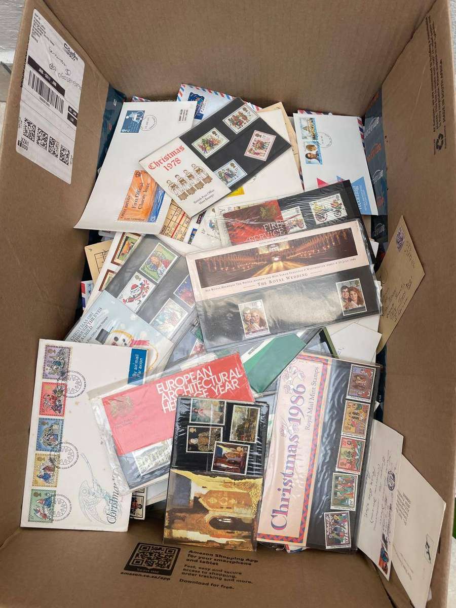 BRITISH COMMONWEALTH - BOX OF ODDS & ENDS INCLUDING GB MINT SETS IN PACKS +