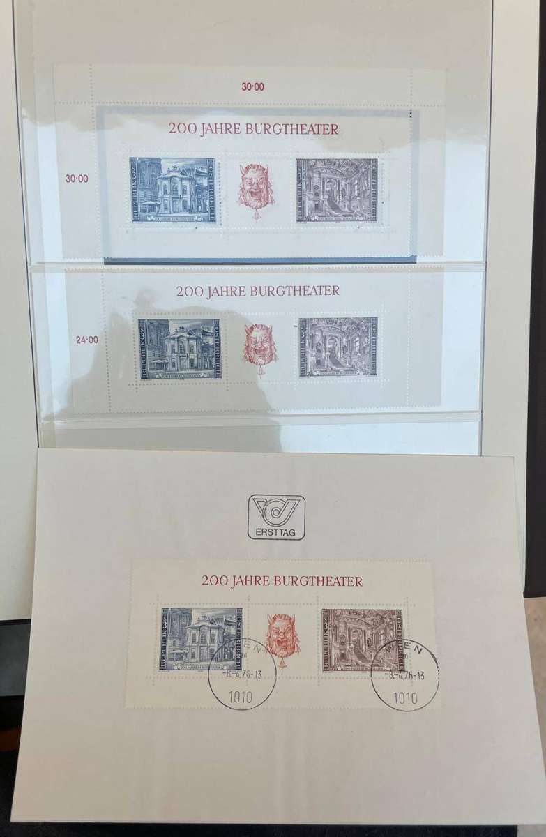 AUSTRIA MNH COLLECTION (1968-1982) INCLUDES IMMACULATE LINDNER "FALZLOS" (HINGE-LESS) T-SYSTEM ALBUM