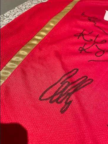 ARSENAL 2007/08 TEAM SIGNED SHIRT 20 SIGNATURES