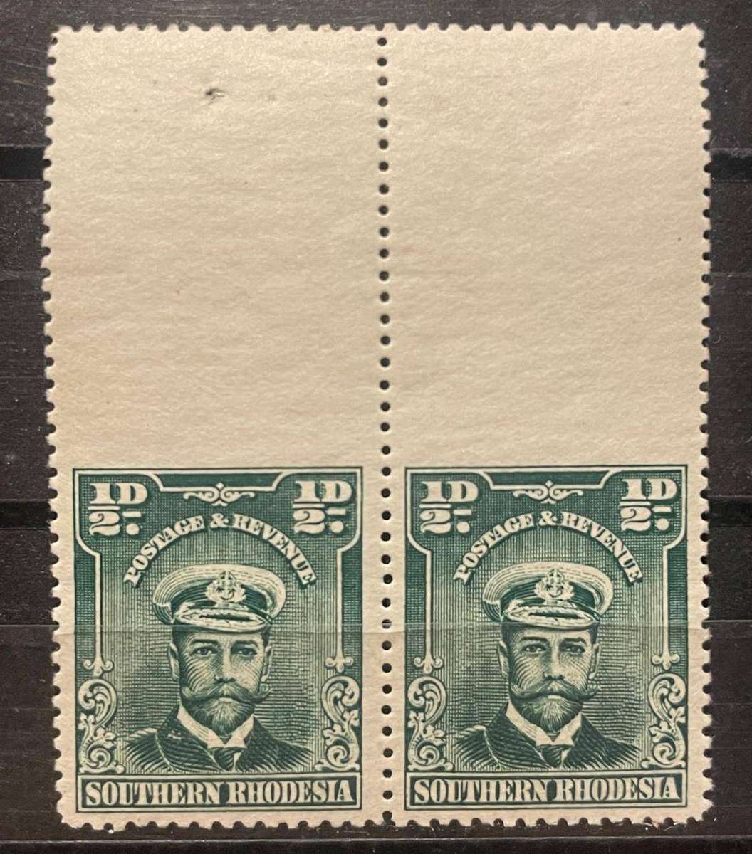 SOUTHERN RHODESIA 1924-29 KGV ½D IMPERF. GUTTER MARGIN MNH **
