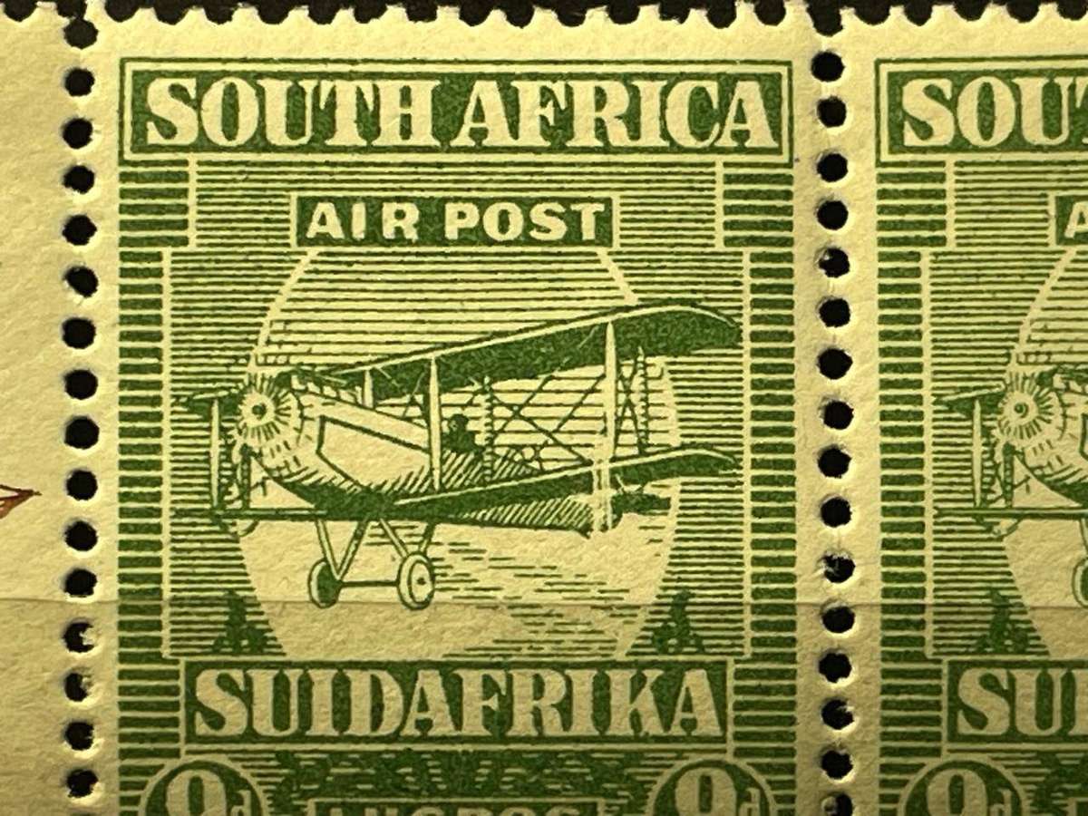 SA 1925 - AIRMAIL 9d WITH STRUT VARIETY MNH