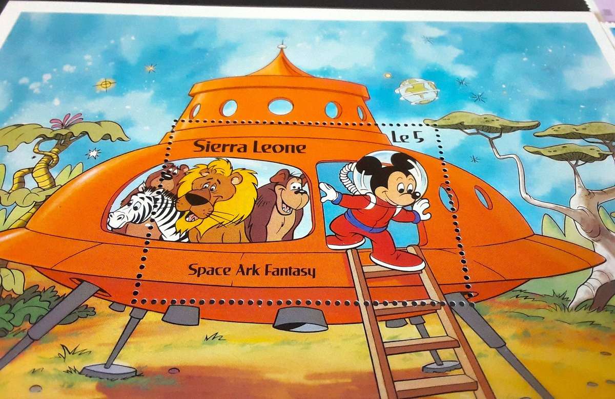 DISNEY STAMPS- Space Ark Fantasy SET- MINT