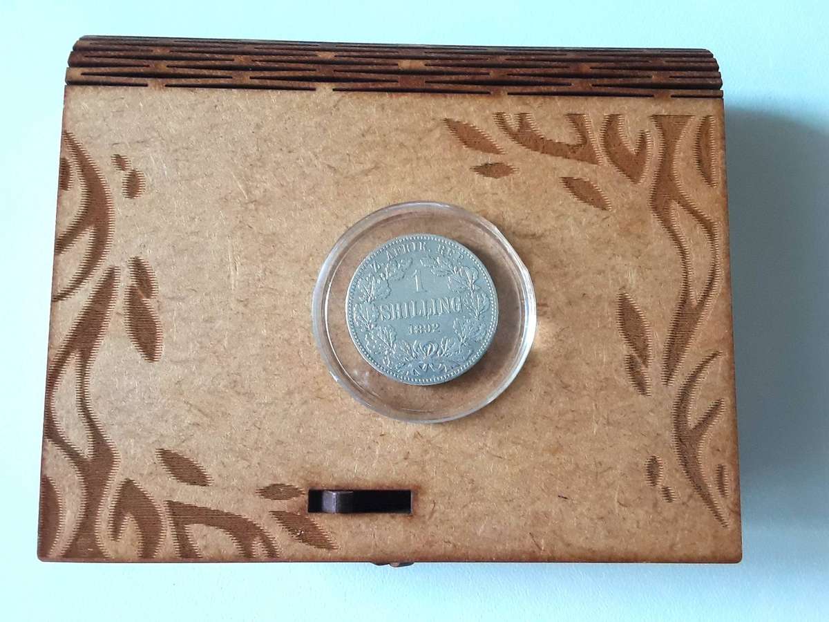 1892 ZAR 1 SHILLING- SILVER with mint Stamp in GIFT box. Excellent condition. In case. See Photos