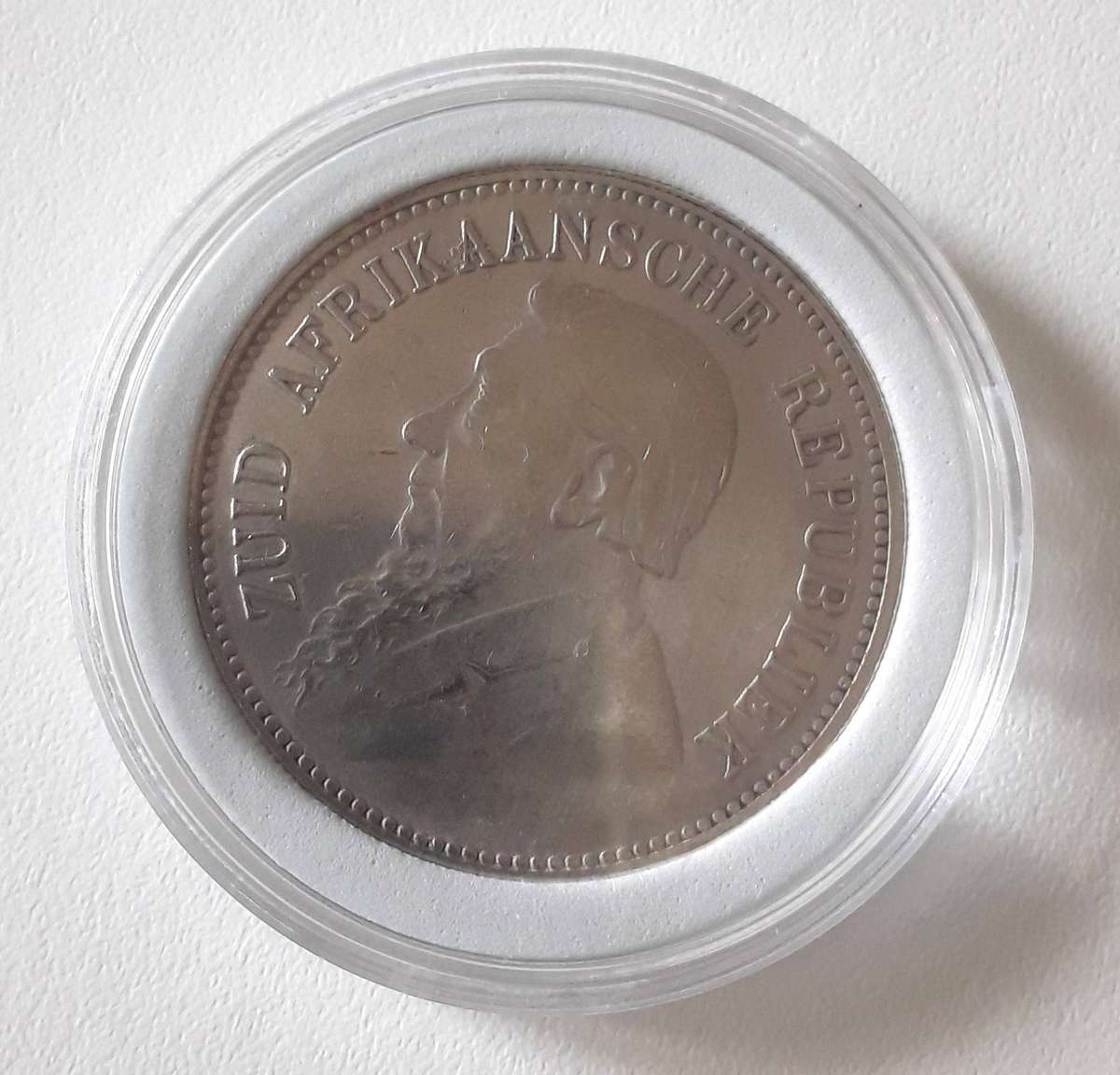 1892 ZAR 5 SHILLING. REPLICA. In Excellent condition. In Capsule. REPLICA