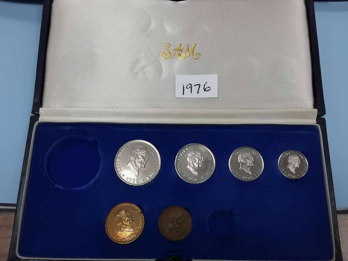 1974, 1975, 1976 Incomplete PROOF Sets. Excellent condition. See Photos. ALL for 1 bid.