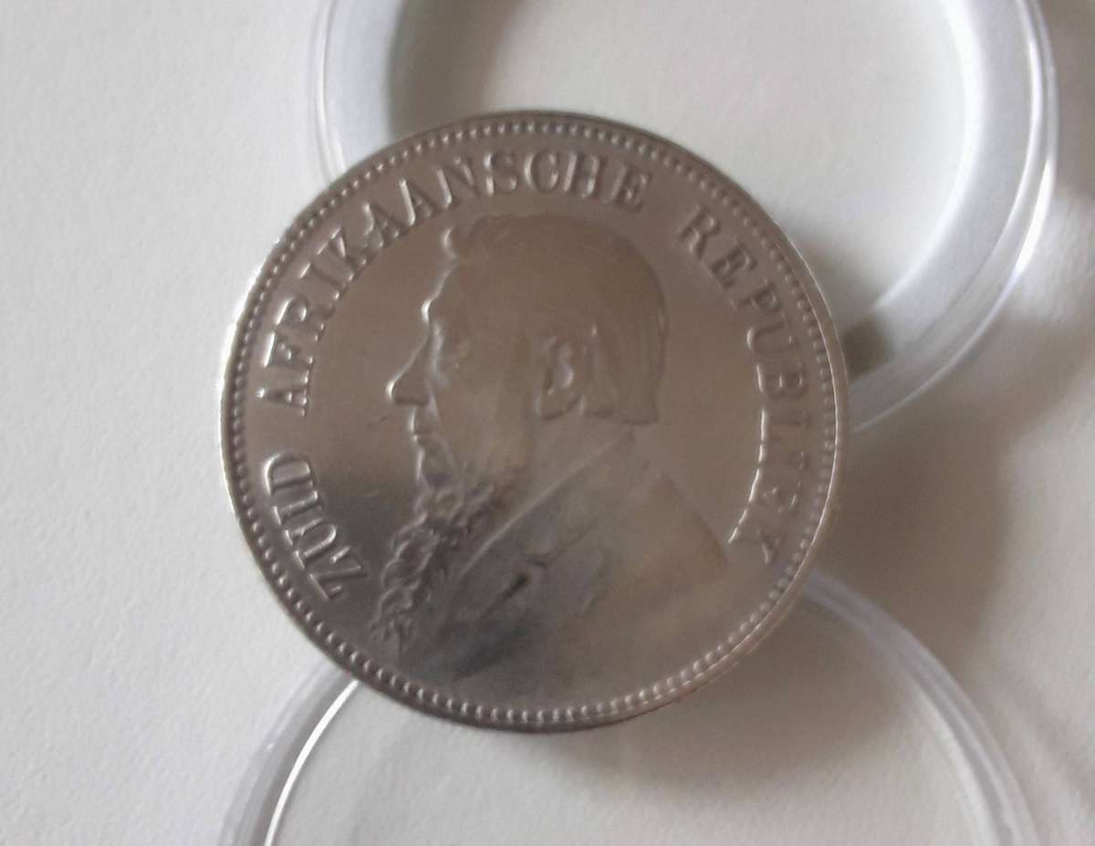 1892 ZAR 5 SHILLING. REPLICA. In Excellent condition. In Capsule. REPLICA