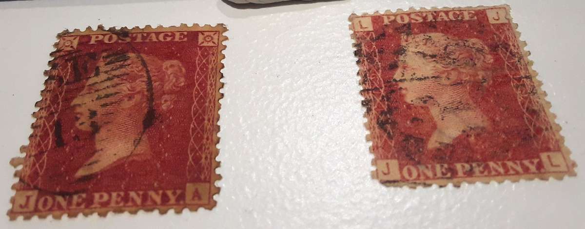 GB. Penny Reds & QE2 sets. Comes in Brand new Mini Stamp Album. A6. High value stamps. ref 9