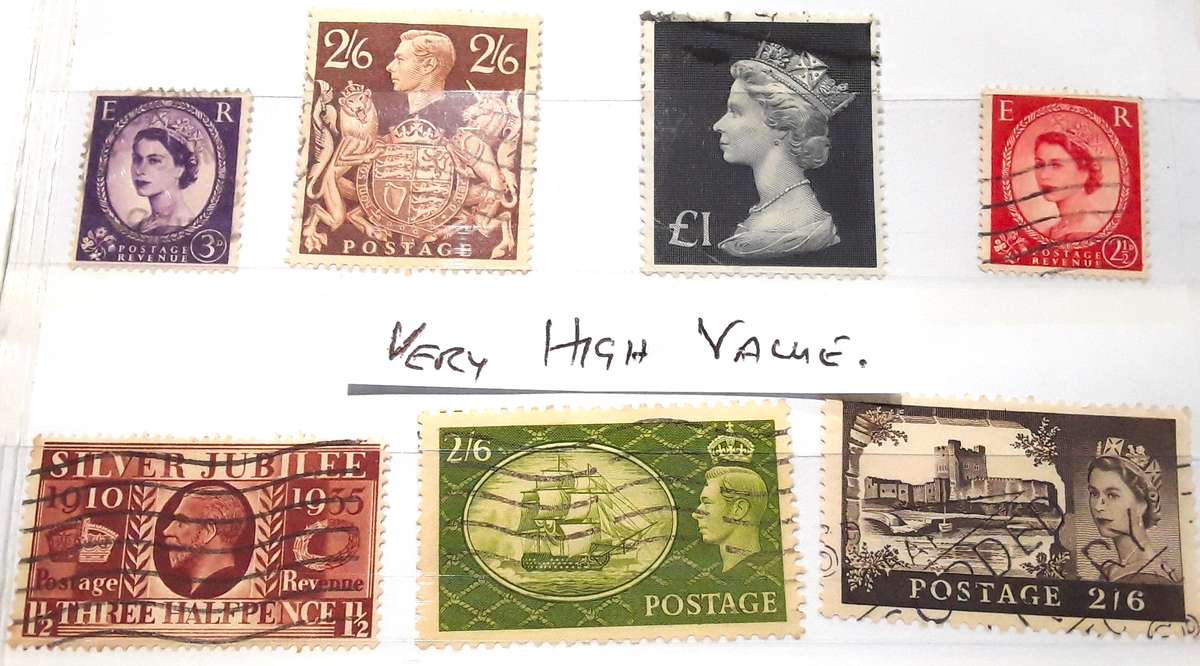 GB. Penny Reds & QE2 sets. Comes in Brand new Mini Stamp Album. A6. High value stamps. ref 9
