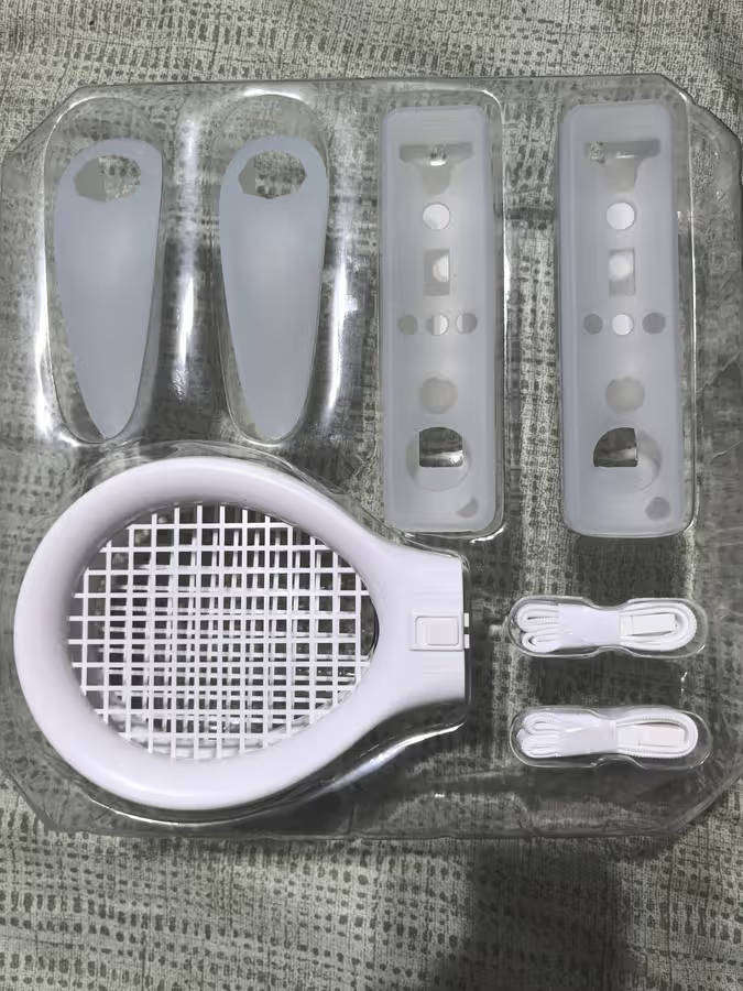 Wii Accessory Cube 14-in-1 Sports Kit