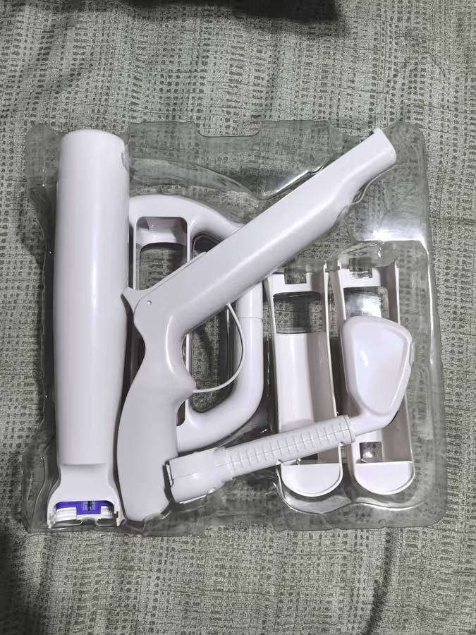 Wii Accessory Cube 14-in-1 Sports Kit