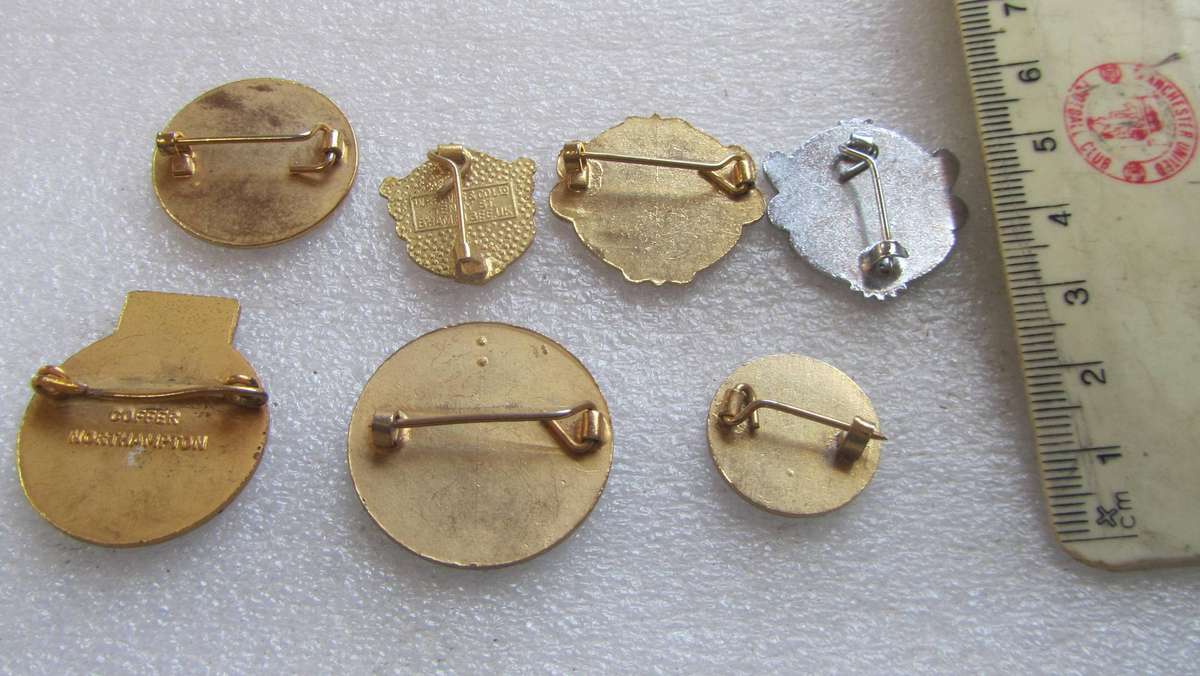 Collection of Manchester United Pin Badges - some rare