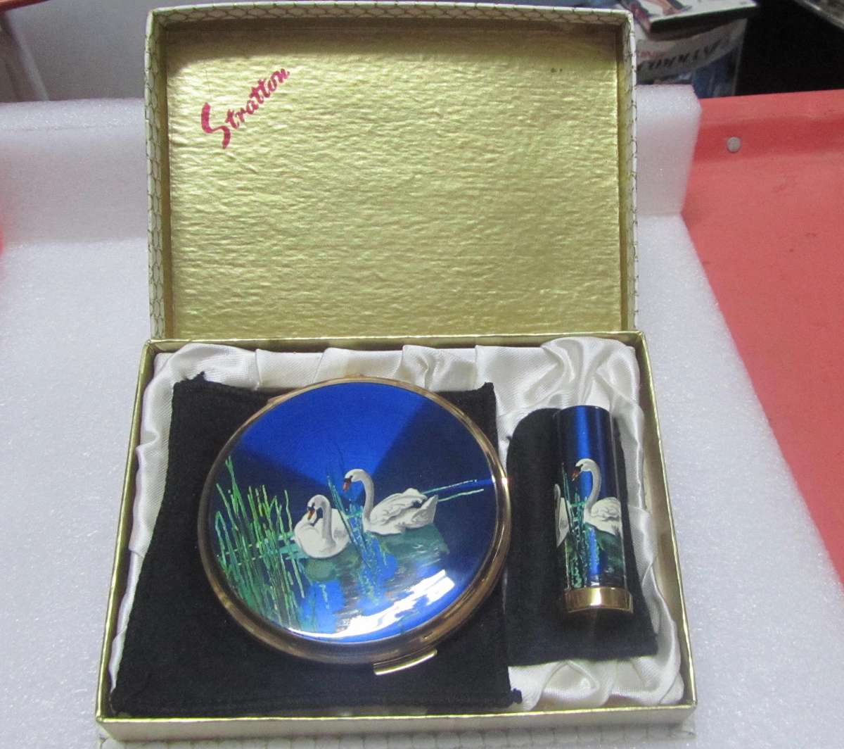 Vintage Stratton Swan Powder Compact and Lipstick Holder - unused
