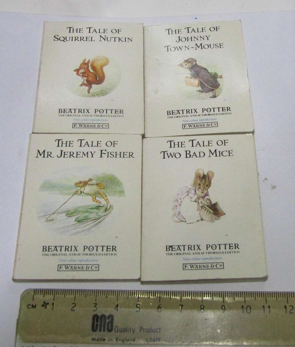The Original Peter Rabbit Miniature Collection 3 - Beatrix Potter PLUS  pull out of characters