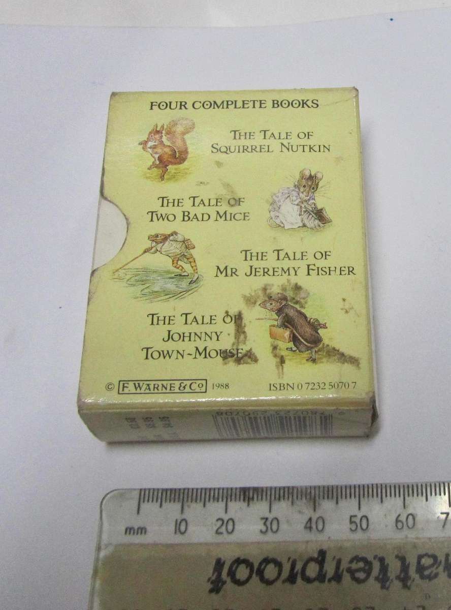The Original Peter Rabbit Miniature Collection 3 - Beatrix Potter PLUS  pull out of characters
