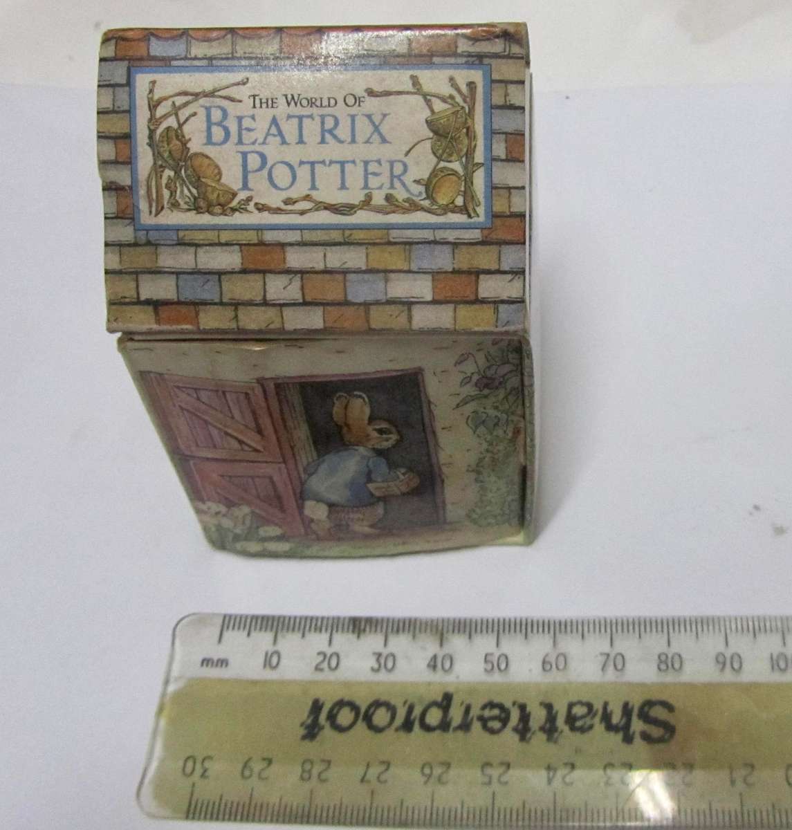 The Original Peter Rabbit Miniature Collection 3 - Beatrix Potter PLUS  pull out of characters