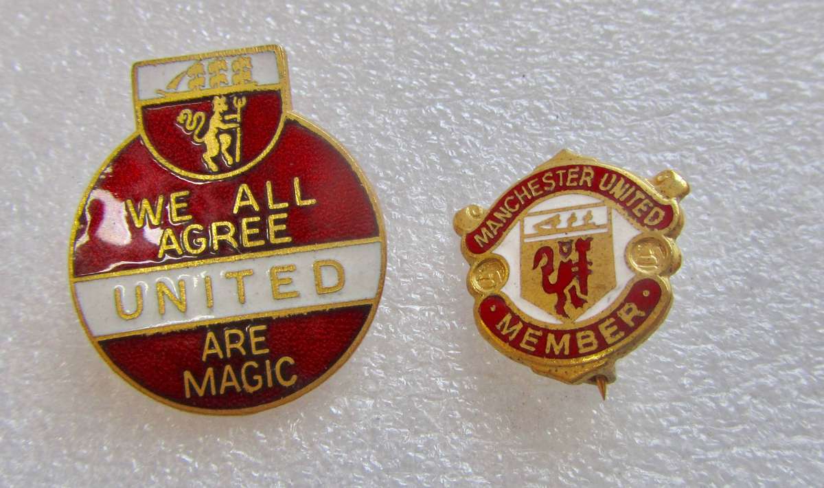 Collection of Manchester United Pin Badges - some rare