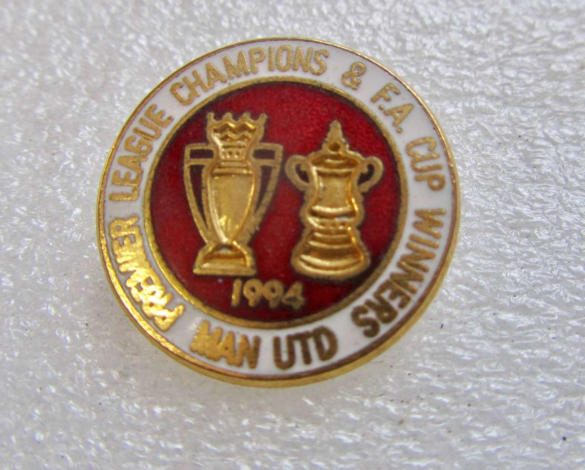 Collection of Manchester United Pin Badges - some rare