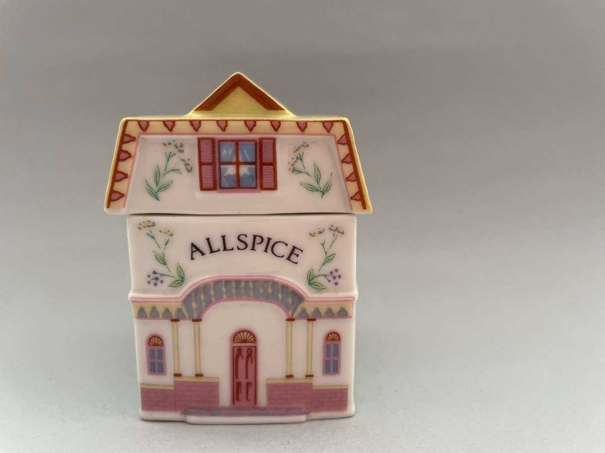 Lennox Spice Village: Allspice