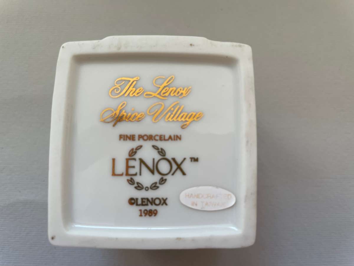 Lennox Spice Village: Allspice