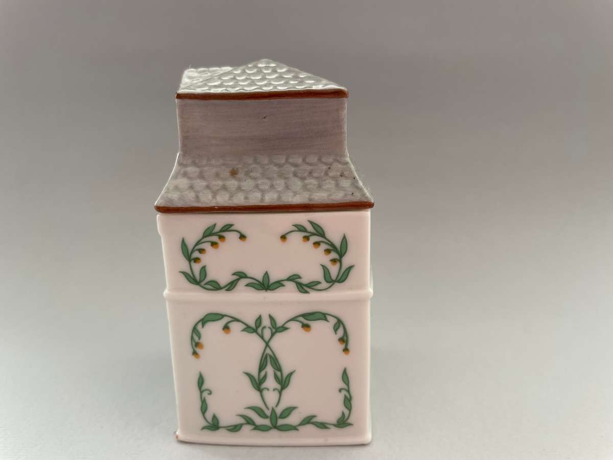 Lennox Spice Village: Nutmeg