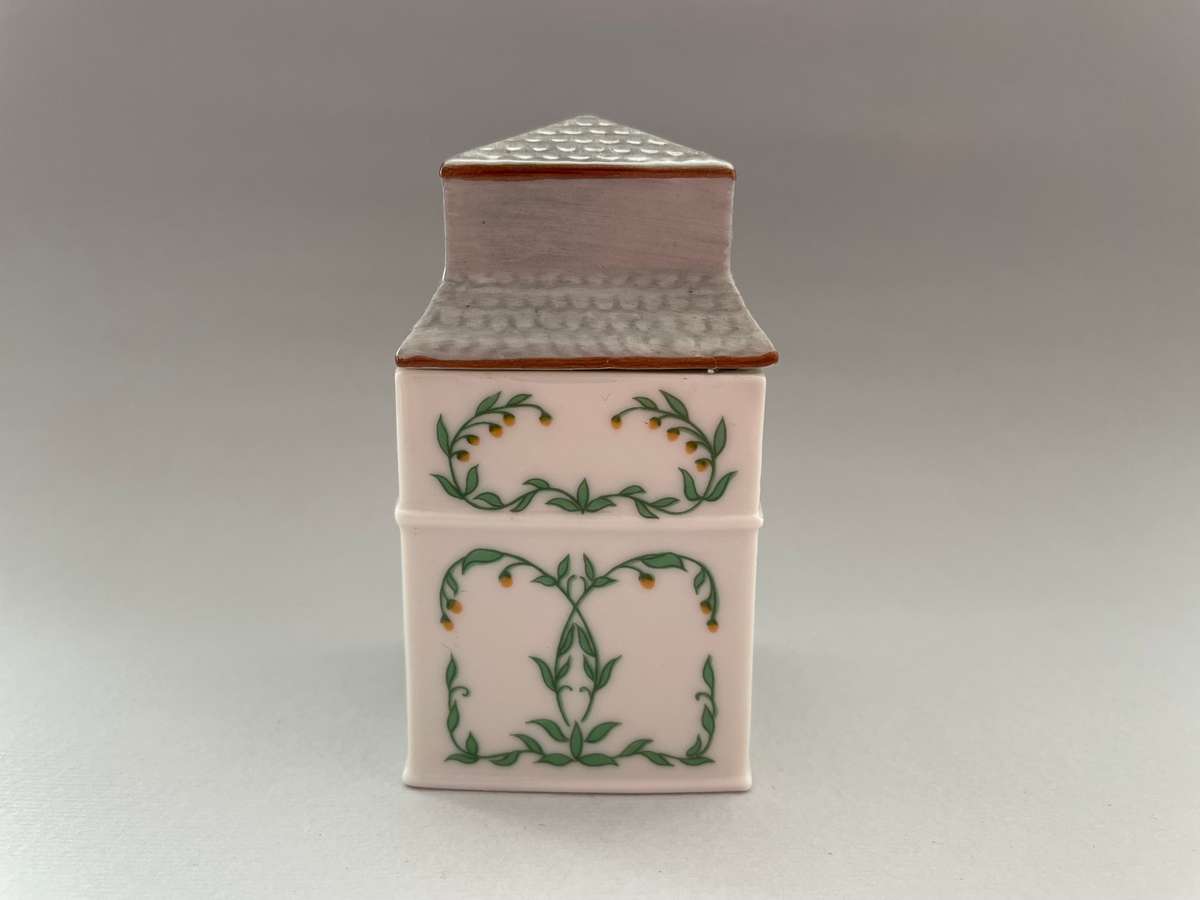 Lennox Spice Village: Nutmeg