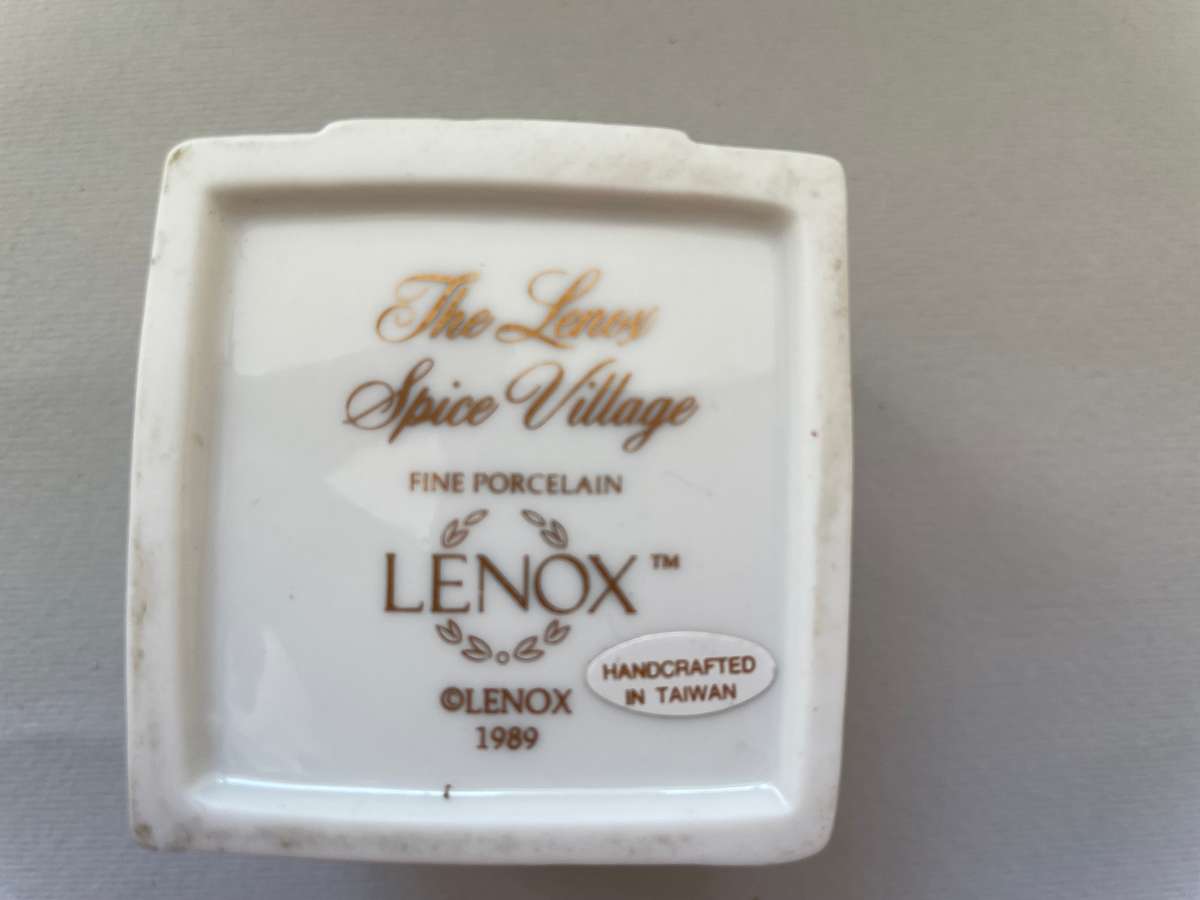 Lennox spice village: Coriander