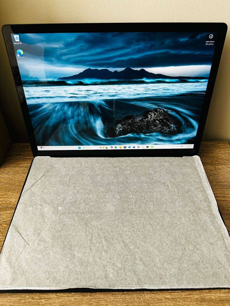 Microsoft Surface Laptop 5 i7 32GB RAM 512GB SSD Black