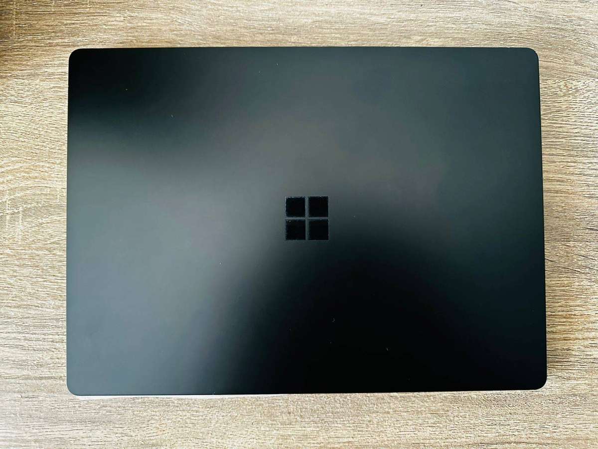 Microsoft Surface Laptop 5 i7 32GB RAM 512GB SSD Black