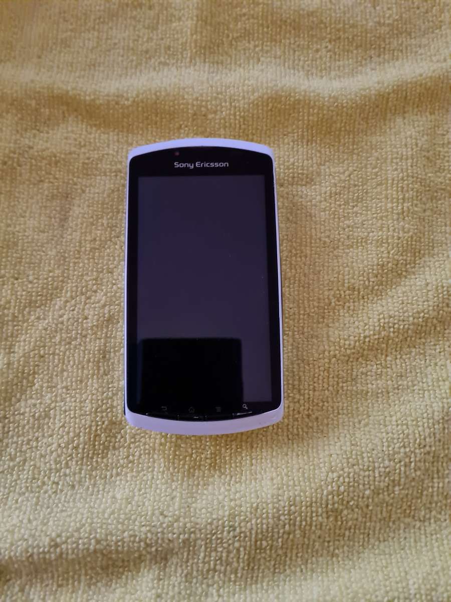 Sony PlayStation Phone Xperia R800i untested