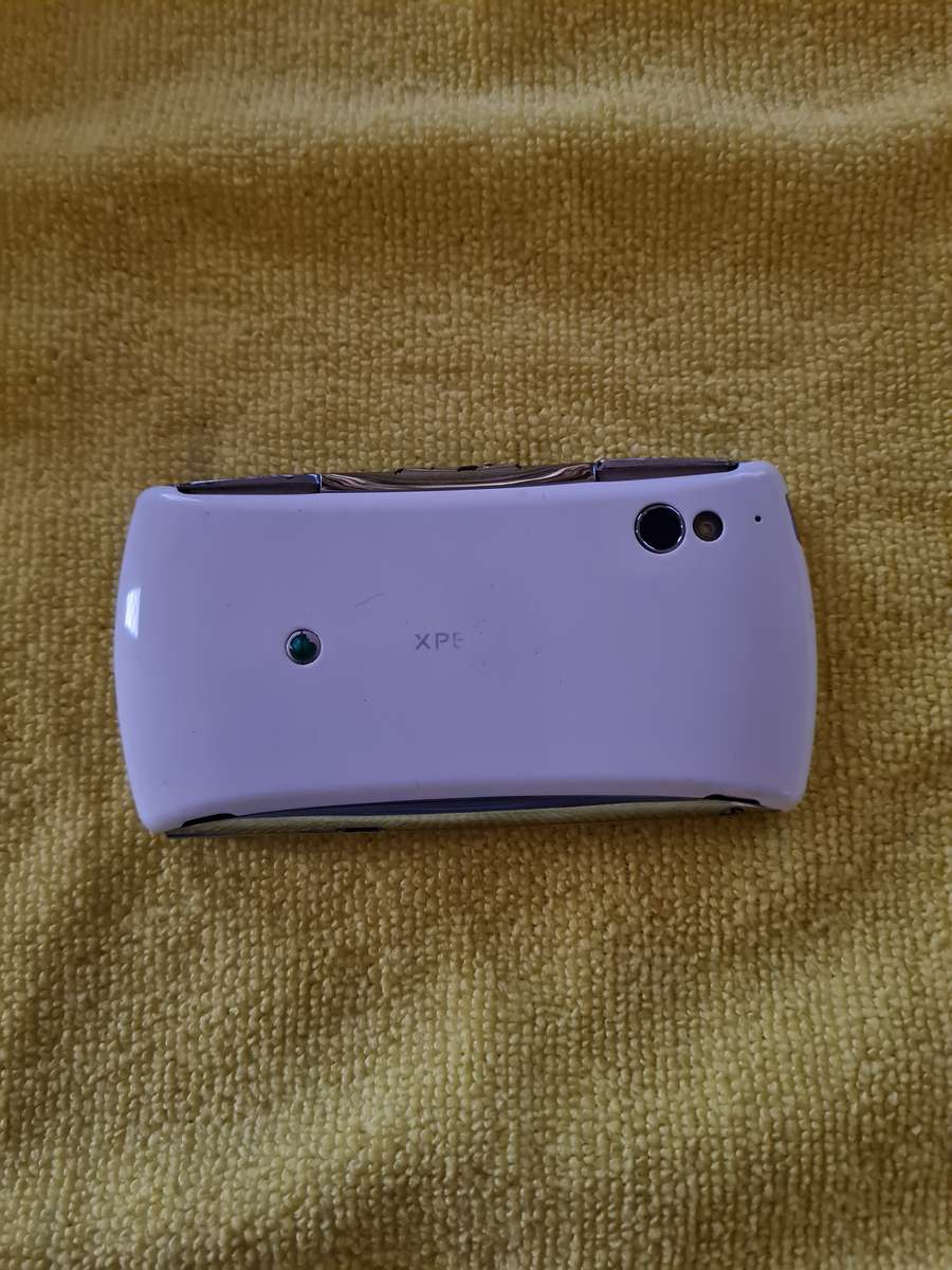 Sony PlayStation Phone Xperia R800i untested