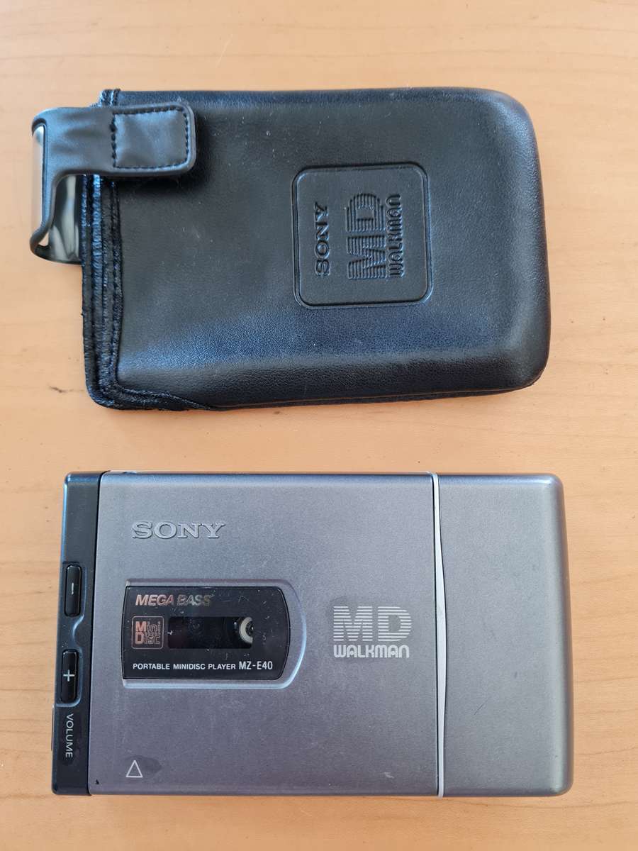Sony minidisc Walkman powers on untested