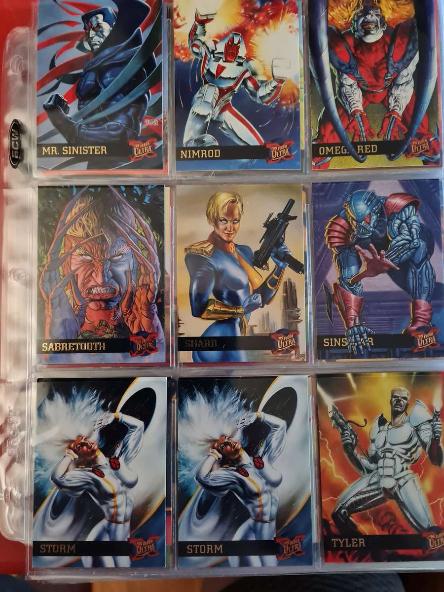Lot of 100 marvel trading cards in various condition
