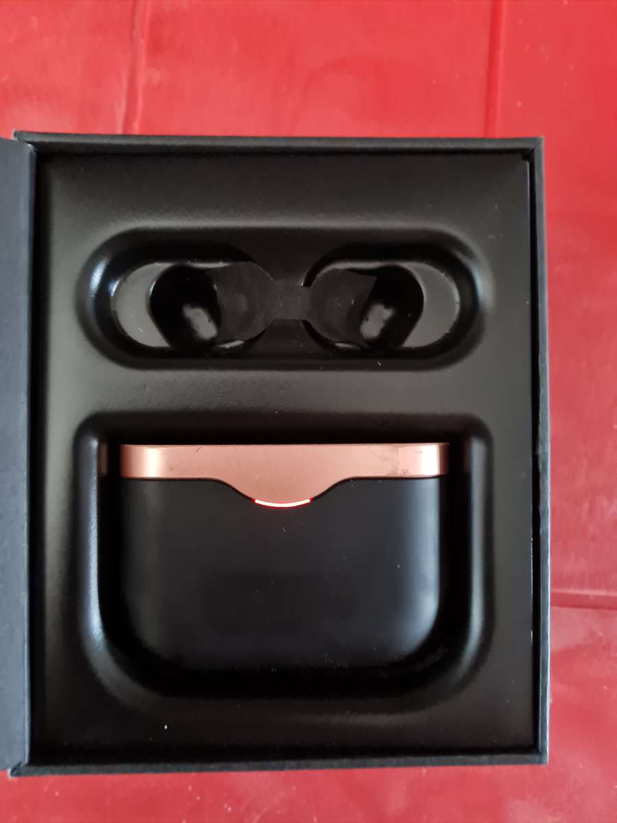 Sony wf-1000xm3 earbuds working with box