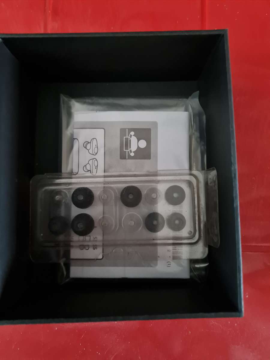 Sony wf-1000xm3 earbuds working with box