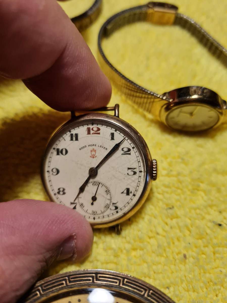 Lot of vintage watches non working