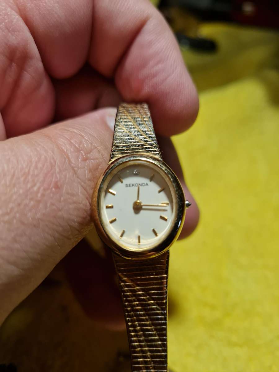 Lot of vintage watches non working