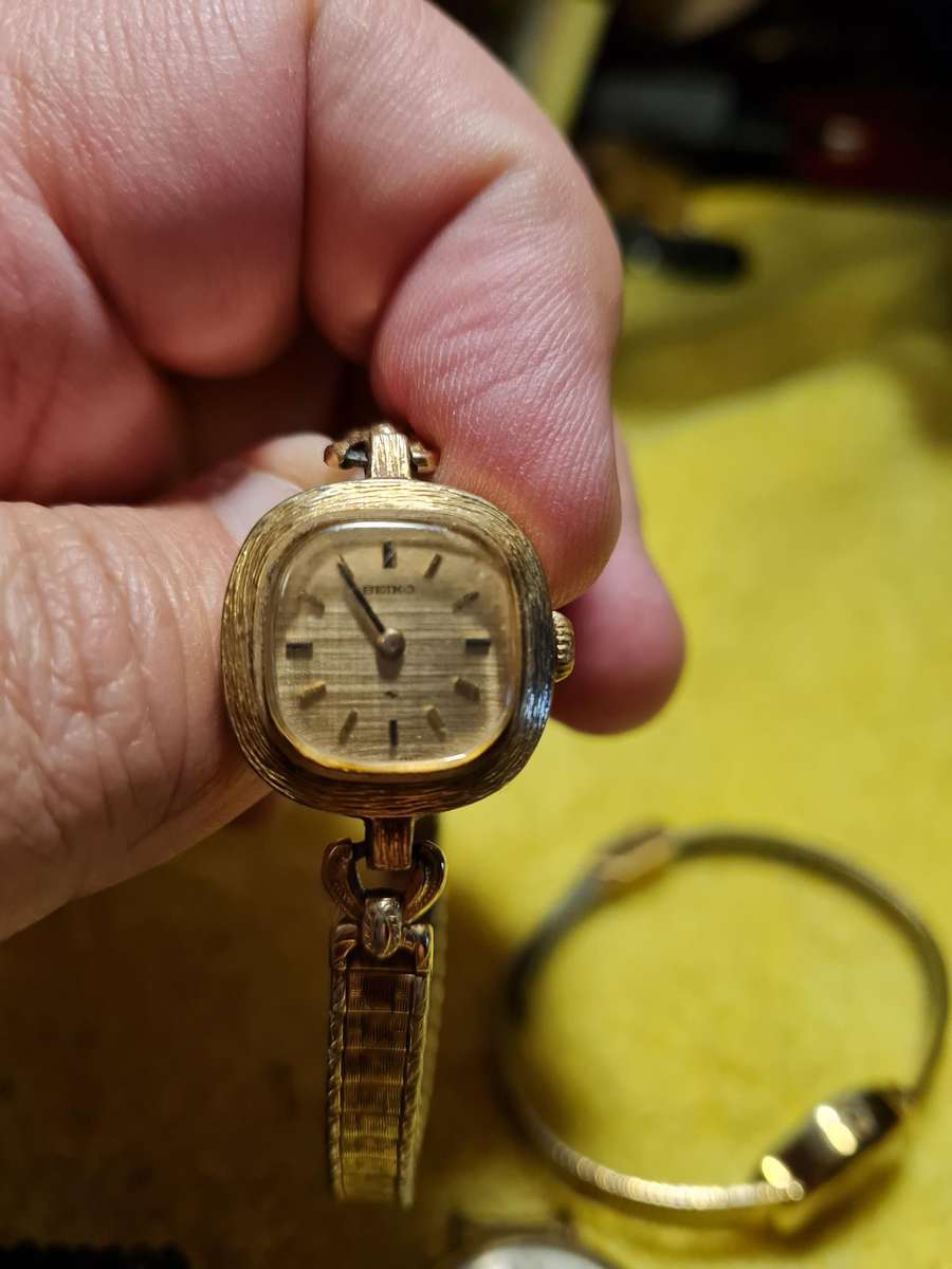 Lot of vintage watches non working