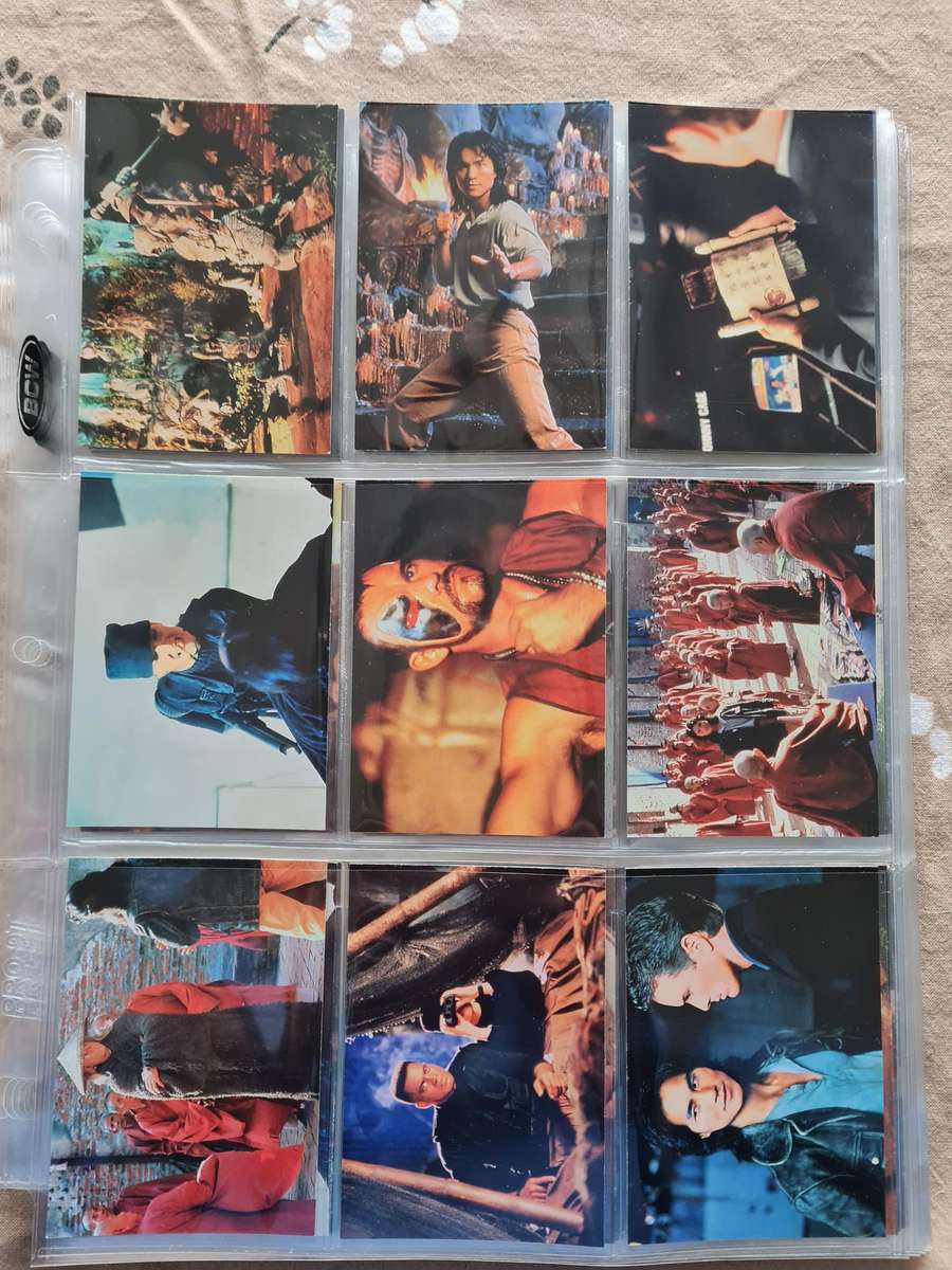 Lot of 126 mortal kombat cards