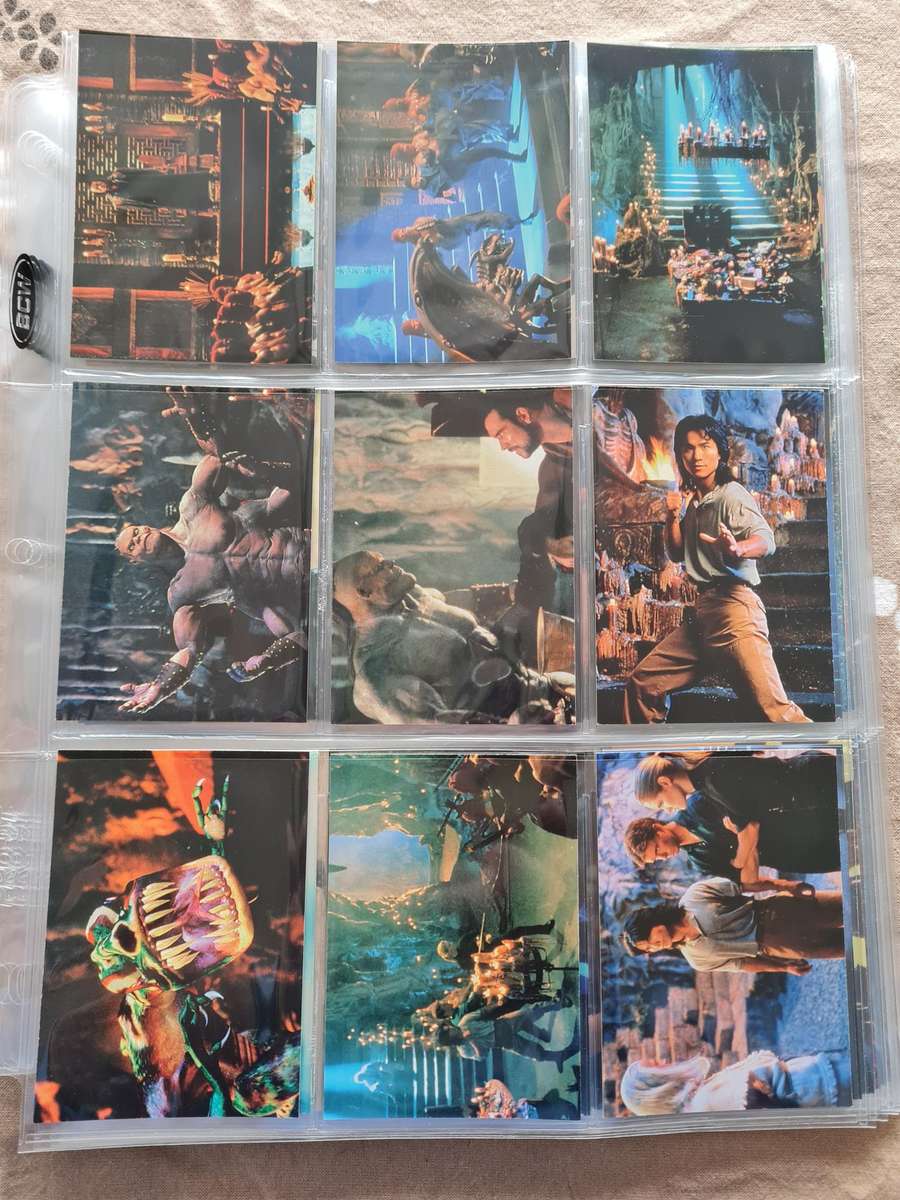 Lot of 126 mortal kombat cards