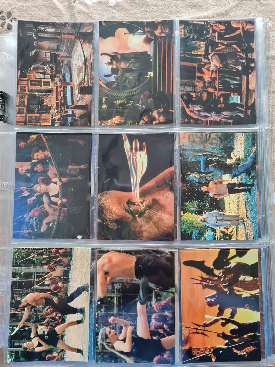 Lot of 126 mortal kombat cards