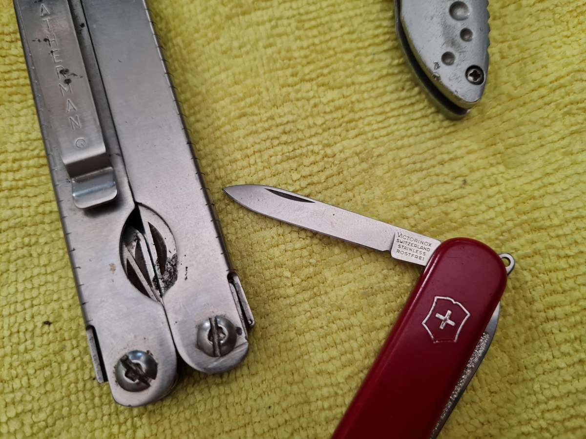 Lot of vintage knives