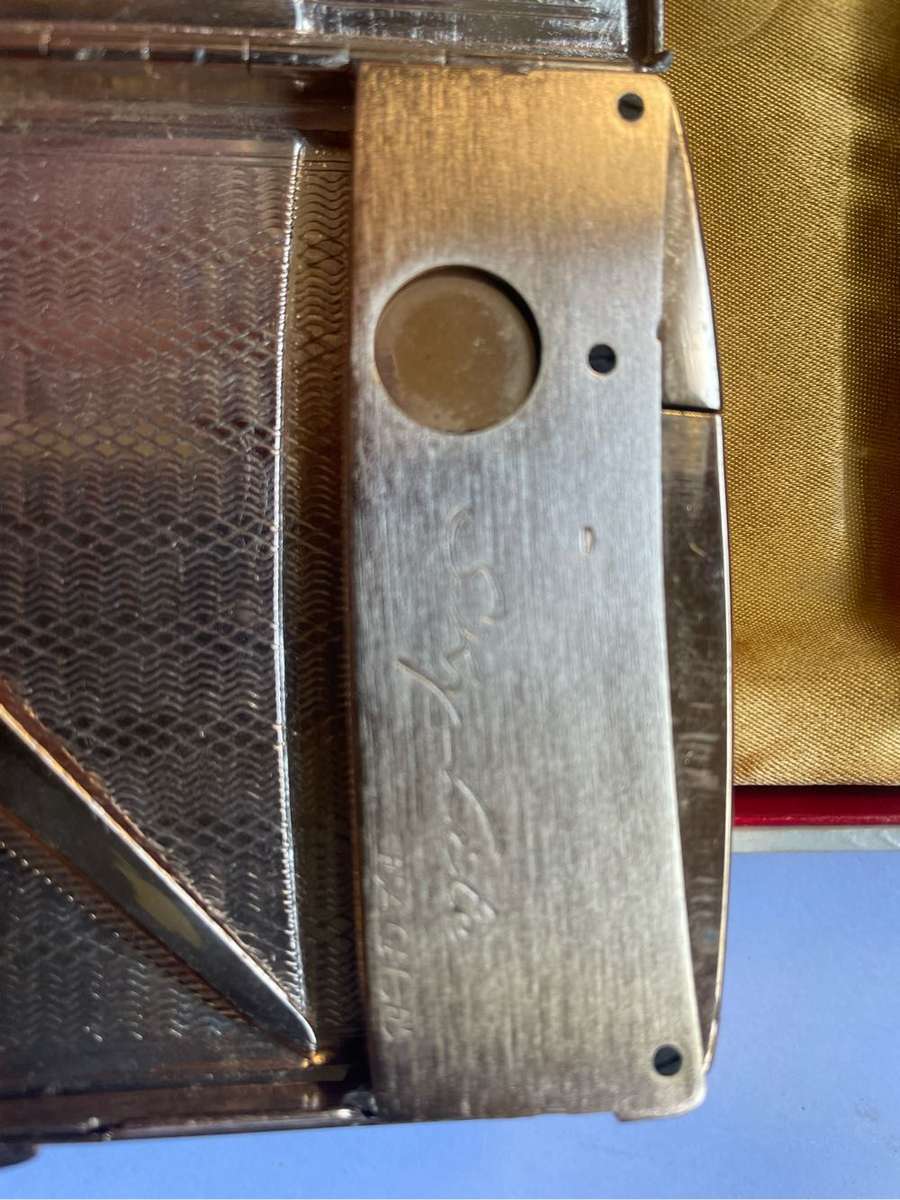 Vintage Sky Lite Eagle cigarette lighter / case