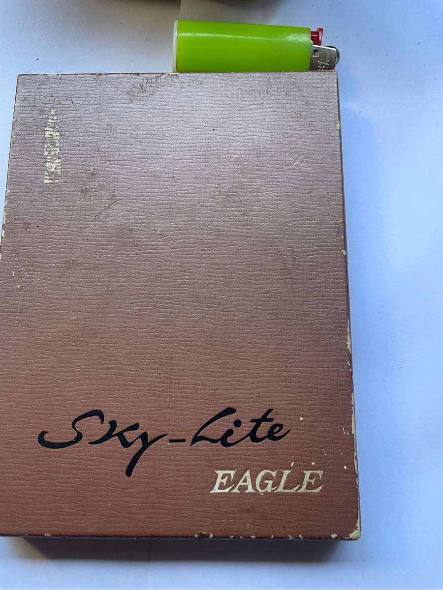 Vintage Sky Lite Eagle cigarette lighter / case