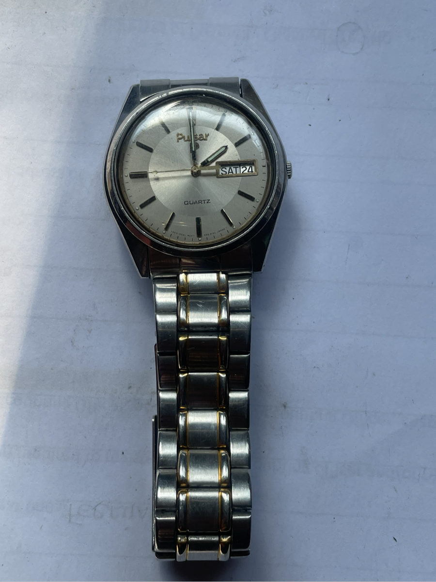 Vintage Watch - Pulsar Quartz Y563-8209 A1