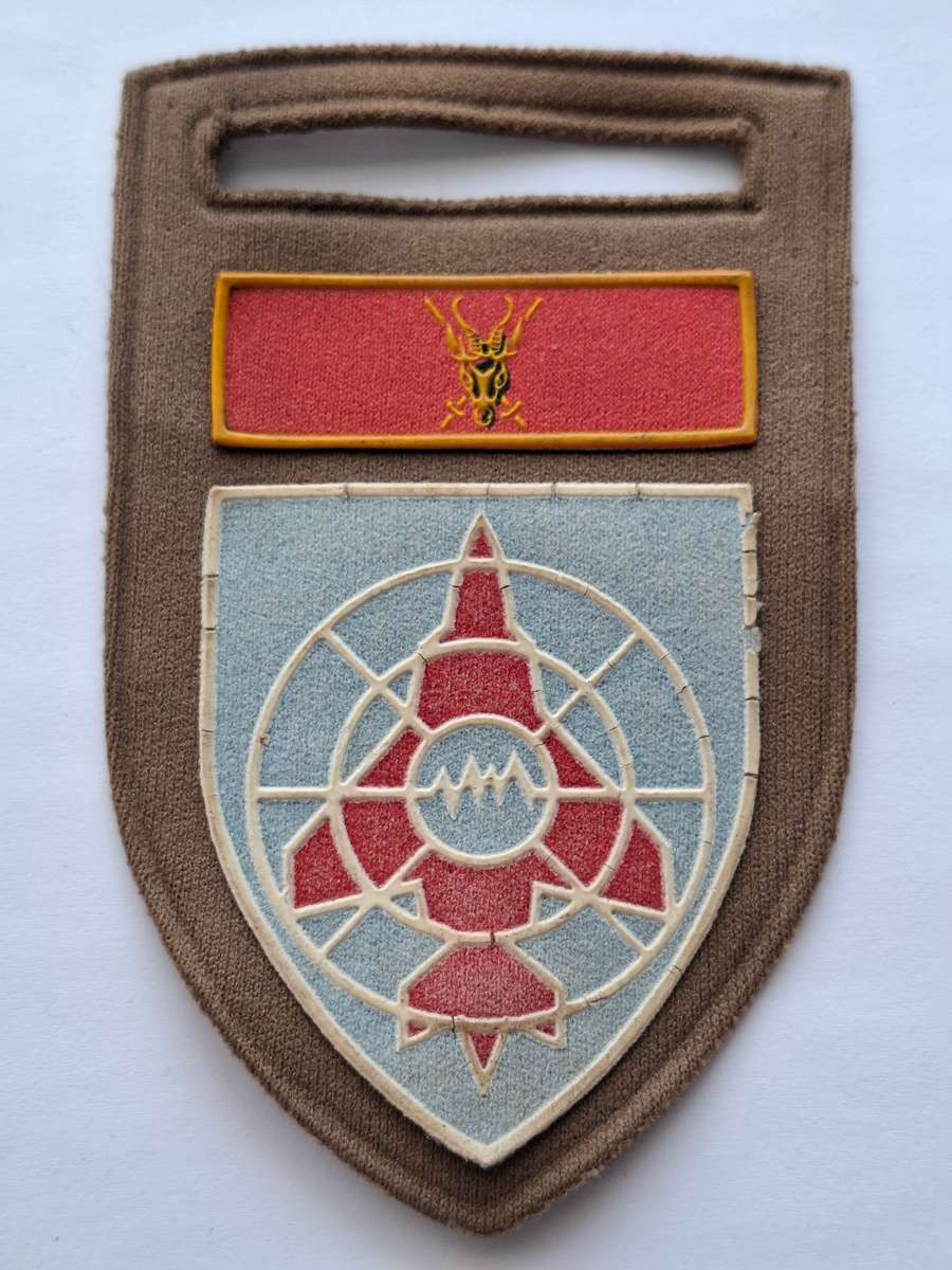SADF Nutria Shoulder Flash - Anti Aircraft School with Chief of the Army Command Bar