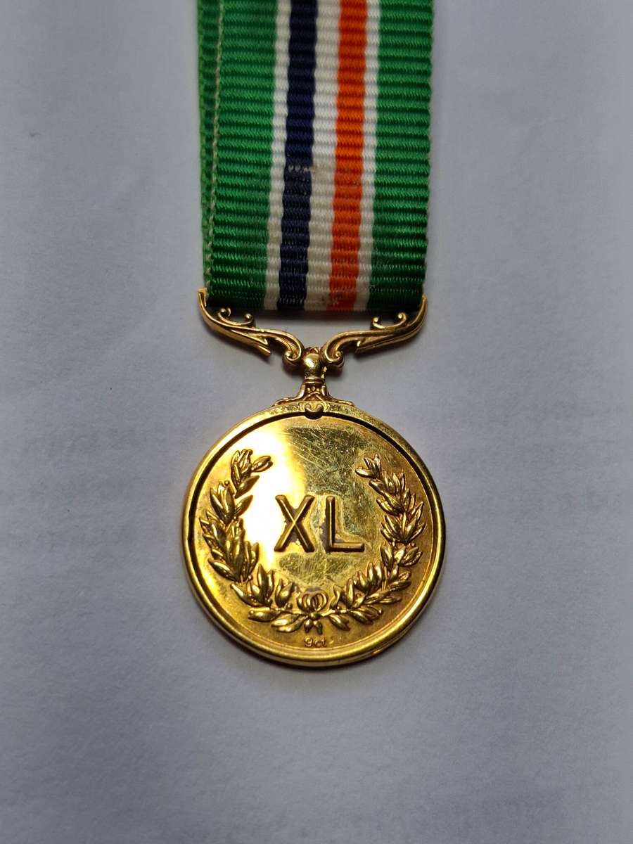 SADF - Distinguished Service medal (40-year service) - miniature, 9ct gold