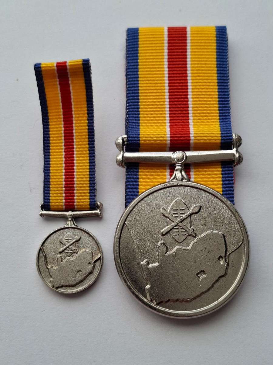 SANDF - South Africa Service medal with miniature