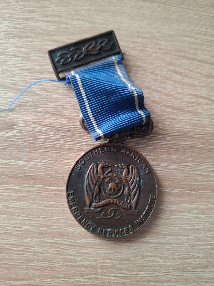 Medal - SA Emergency Services Institute medal for Long Service