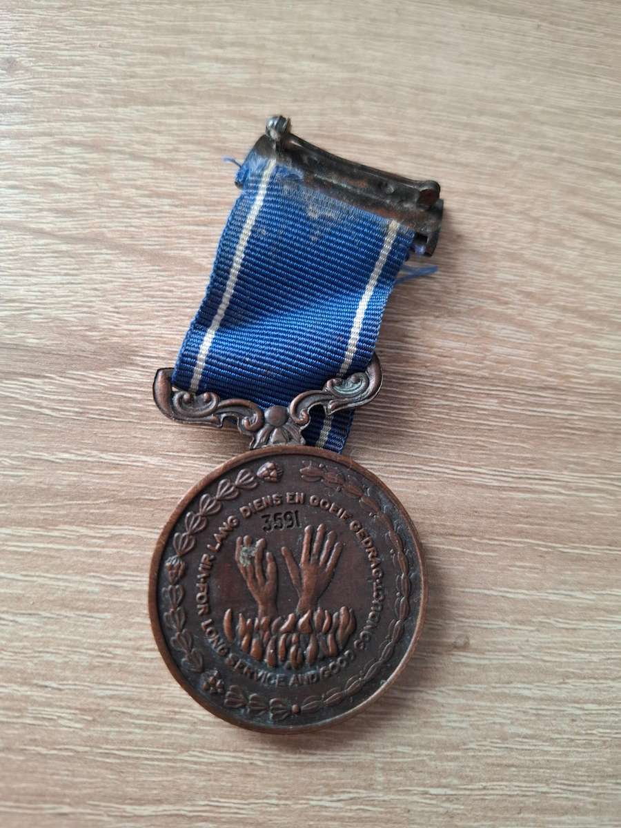 Medal - SA Emergency Services Institute medal for Long Service